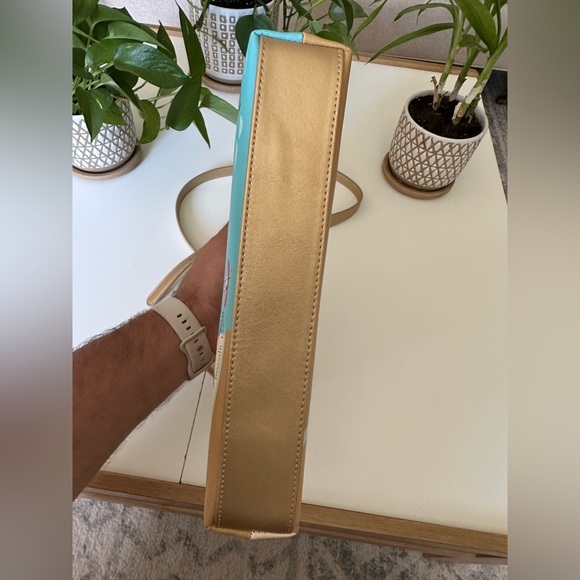 Spartina 449 Crossbody Bag with Texas Map Design - Picture 3 of 4